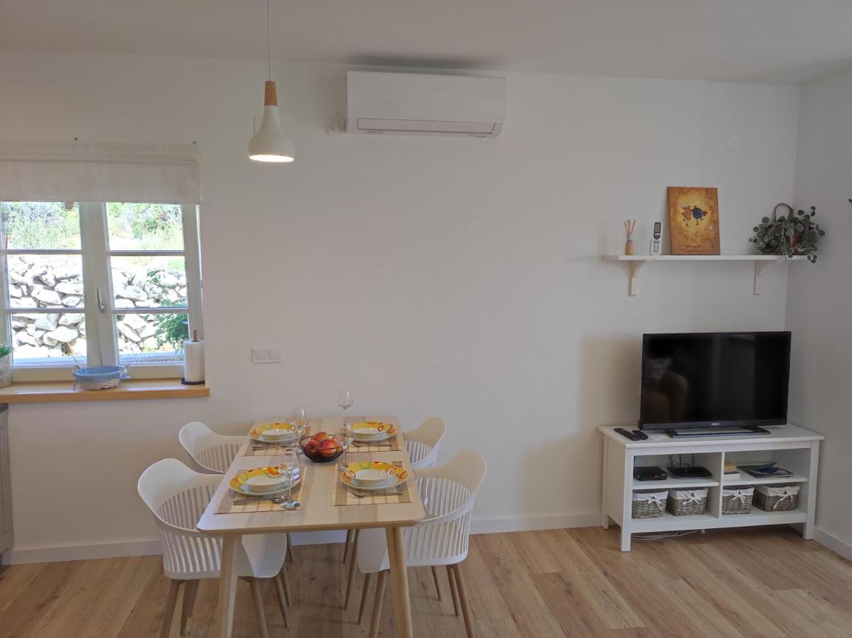 Lovro Luxury Apartment With Jacuzzi And Terrace Sea View Sali  Kültér fotó